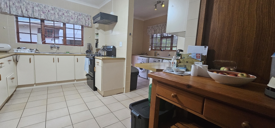 3 Bedroom Property for Sale in Middedorp Western Cape